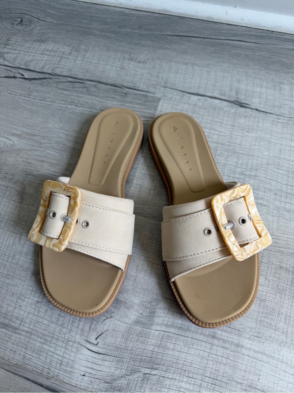 Reef Sunny Emma Sandals